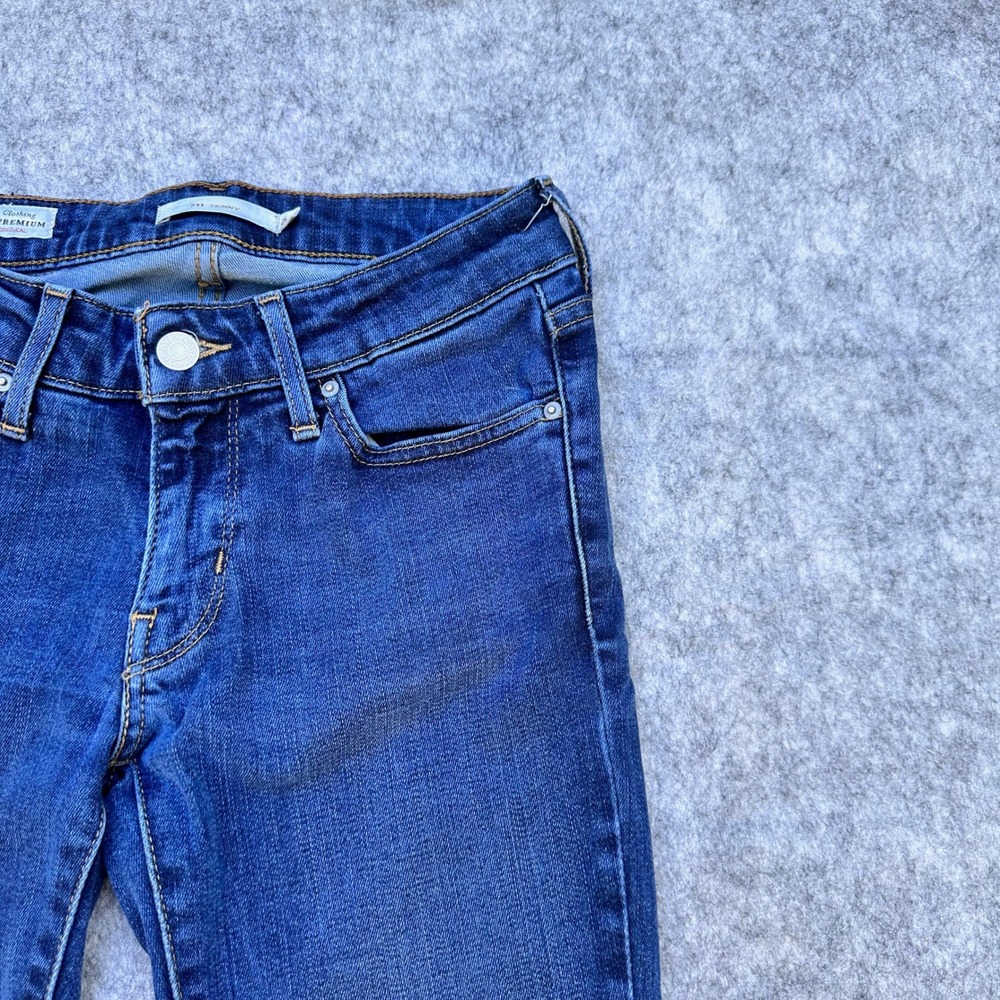 Levis Premium 711 Skinny Jeans Dark Wash Indigo Blue Denim Size 26 x 32 - Picture 8 of 16